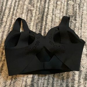 Victoria sport cross back sports bra